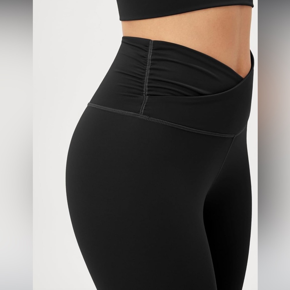 ODODOS Women's Cross Waist Yoga Leggings w/ Inner Pocket Black Medium - Picture 4 of 6